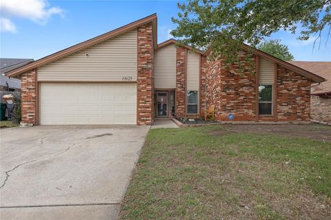 Photo of 11625 SW 4th Street, Yukon, OK 73099 (MLS # 1230611)
