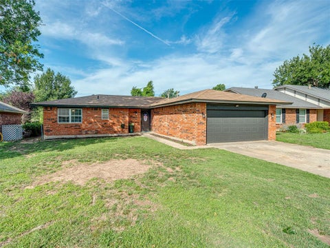 Photo of 1006 Garden Grove, Yukon, OK 73099 (MLS # 1232612)