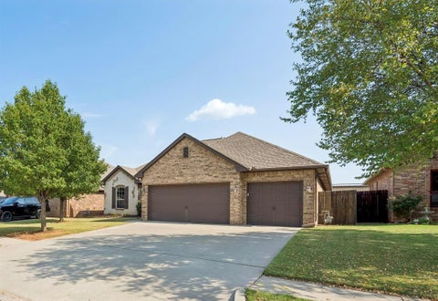 Photo of 636 NE 23rd Street, Moore, OK 73160 (MLS # 1243372)