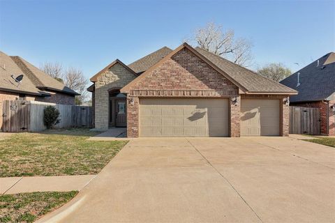 Photo of 11933 SW 17th Street, Yukon, OK 73099 (MLS # 1220939)