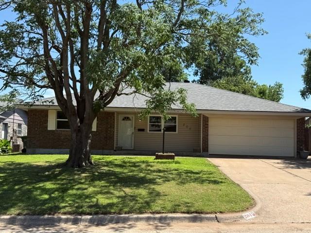 Photo 1 of 17 — 204 E Bass Avenue, Yukon, OK 73099