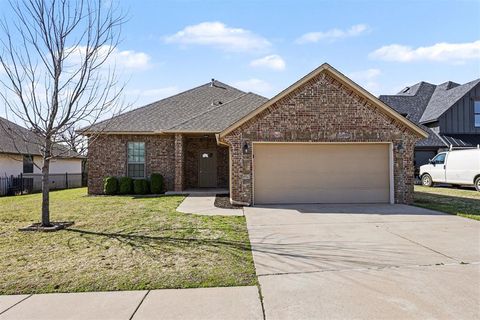 Photo of 617 Irish Lane, Yukon, OK 73099 (MLS # 1219467)