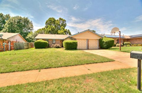 Photo of 1013 S Morgan Drive, Moore, OK 73160 (MLS # 1237486)