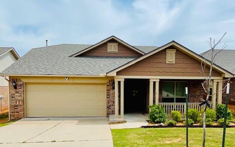 Photo of 916 Ringwood Street, Norman, OK 73069 (MLS # 1233703)