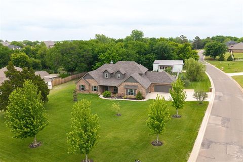 Photo of 10430 Pine Ridge Road, Edmond, OK 73025 (MLS # 1222129)