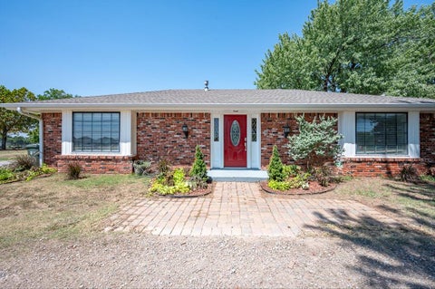 Photo of 410 SE 24th Avenue, Norman, OK 73071 (MLS # 1243333)