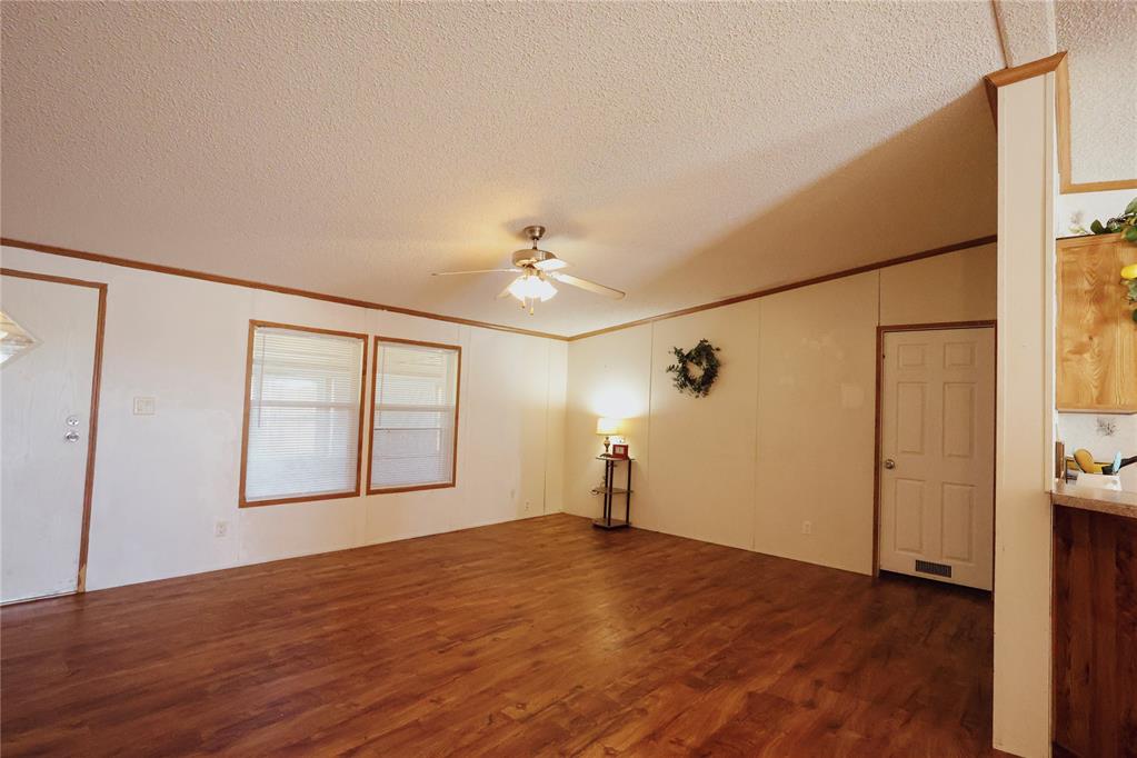 Shawnee, Oklahoma 74801, United States, 3 Bedrooms Bedrooms, ,2 BathroomsBathrooms,Residential,Active,236628