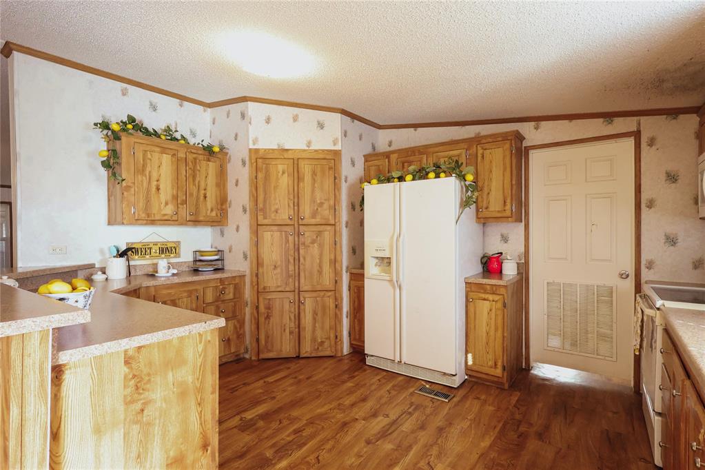 Shawnee, Oklahoma 74801, United States, 3 Bedrooms Bedrooms, ,2 BathroomsBathrooms,Residential,Active,236628