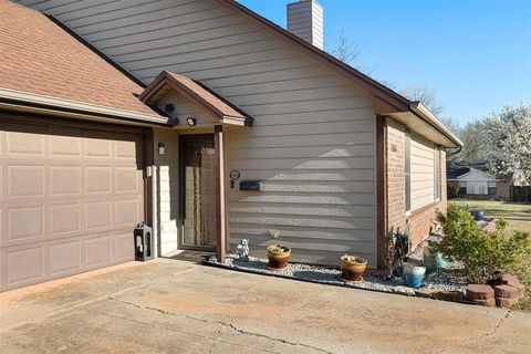 Photo of 1310 Silver Maple Lane, Noble, OK 73068 (MLS # 1219155)