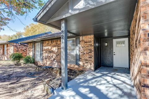 Photo of 8821 NW 83 Street, Oklahoma City, OK 73132 (MLS # 1221363)