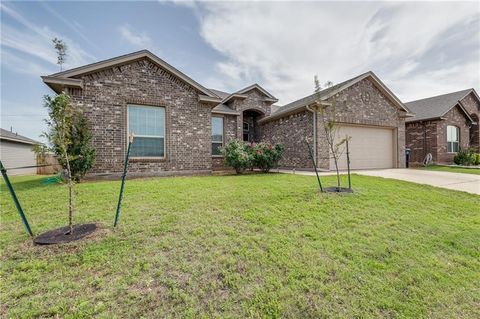 Photo of 11236 SW 36th Street, Yukon, OK 73099 (MLS # 1225246)