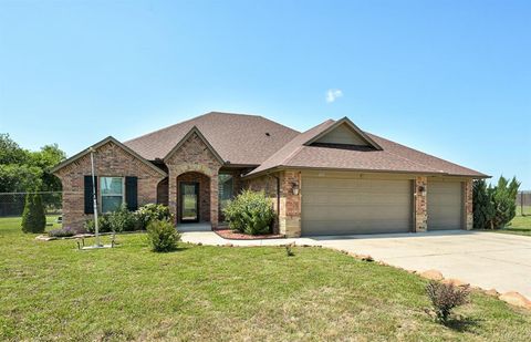 Photo of 2133 E Sooner Road, Tuttle, OK 73089 (MLS # 1234124)