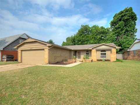 Photo of 3205 N Shannon Avenue, Bethany, OK 73008 (MLS # 1230305)