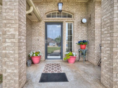 Photo of 705 N White Tail Way, Mustang, OK 73064 (MLS # 1227776)