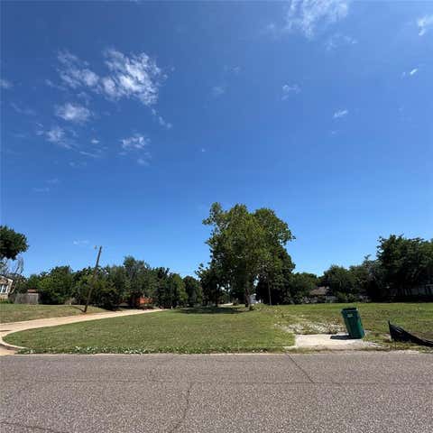 Photo of 1935 NW 27th Street, Oklahoma City, OK 73106 (MLS # 1236886)