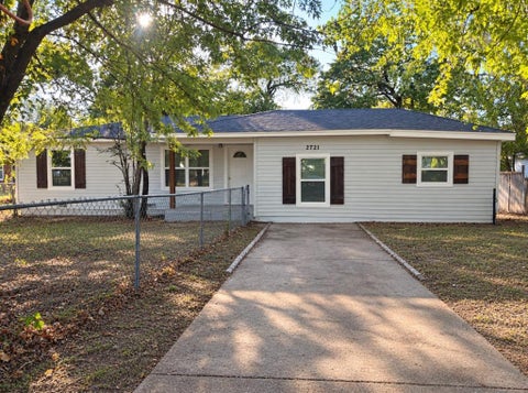 Photo of 2721 N Outpost Drive, Oklahoma City, OK 73141 (MLS # 1253182)