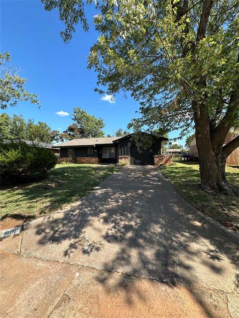 Photo of 808 Hedge Drive, Midwest City, OK 73110 (MLS # 1220786)