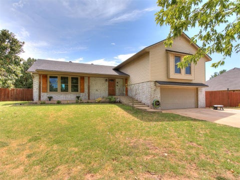 Photo of 7916 Chukar Road, Yukon, OK 73099 (MLS # 1244917)