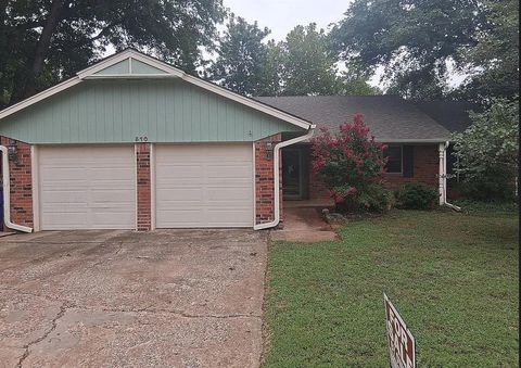 Photo of 510 Leaning Elm Drive, Norman, OK 73071 (MLS # 1238318)