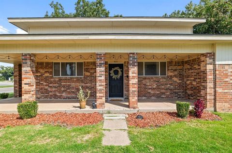 Photo of 400 N Choctaw Avenue, El Reno, OK 73036 (MLS # 1218548)