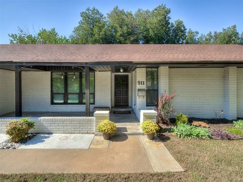 Photo of 911 Rosebrier Court, Guthrie, OK 73044 (MLS # 1196551)
