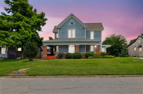 Photo of 811 S Barker Avenue, El Reno, OK 73036 (MLS # 1234029)