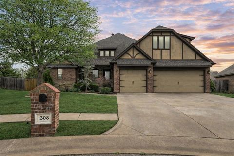 Photo of 1308 Glenmere Court, Edmond, OK 73003 (MLS # 1233361)