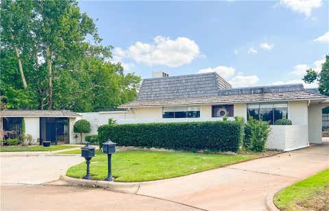 Photo of 6303 Christon Court, Oklahoma City, OK 73118 (MLS # 1244956)