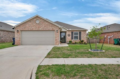 Photo of 11613 NW 95th Street, Yukon, OK 73099 (MLS # 1222364)