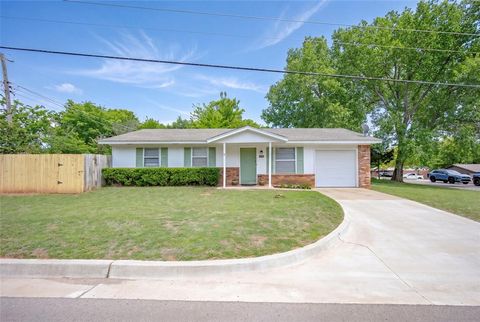 Photo of 2905 Kathy Lane, Edmond, OK 73034 (MLS # 1226073)