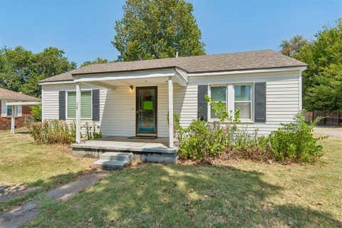 Photo of 17 E 11th Street, Edmond, OK 73034 (MLS # 1244577)