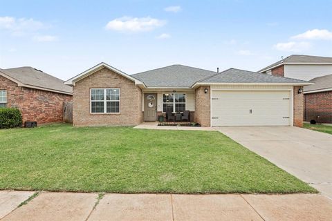 Photo of 11444 SW 25th Terrace, Yukon, OK 73099 (MLS # 1229786)