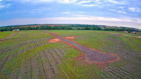 Photo of 16250 MAPLEWOOD TRAIL Road #Lot 2, El Reno, OK 73036 (MLS # 1197132)