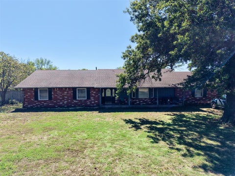 Photo of 815 W Date Street, Okemah, OK 74859 (MLS # 1252738)