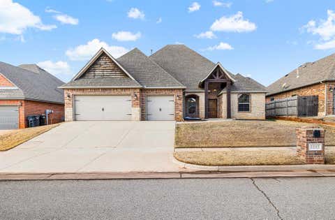 Photo of 1113 Lindsey Lane, Moore, OK 73160 (MLS # 1212968)