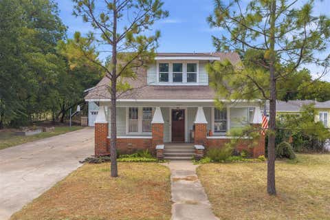 Photo of 1012 W Pine Avenue, Duncan, OK 73533 (MLS # 1245670)