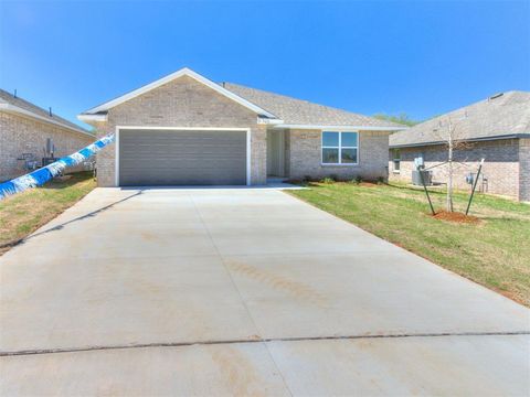 Photo of 2051 Brush Creek Way, Newcastle, OK 73065 (MLS # 1229180)