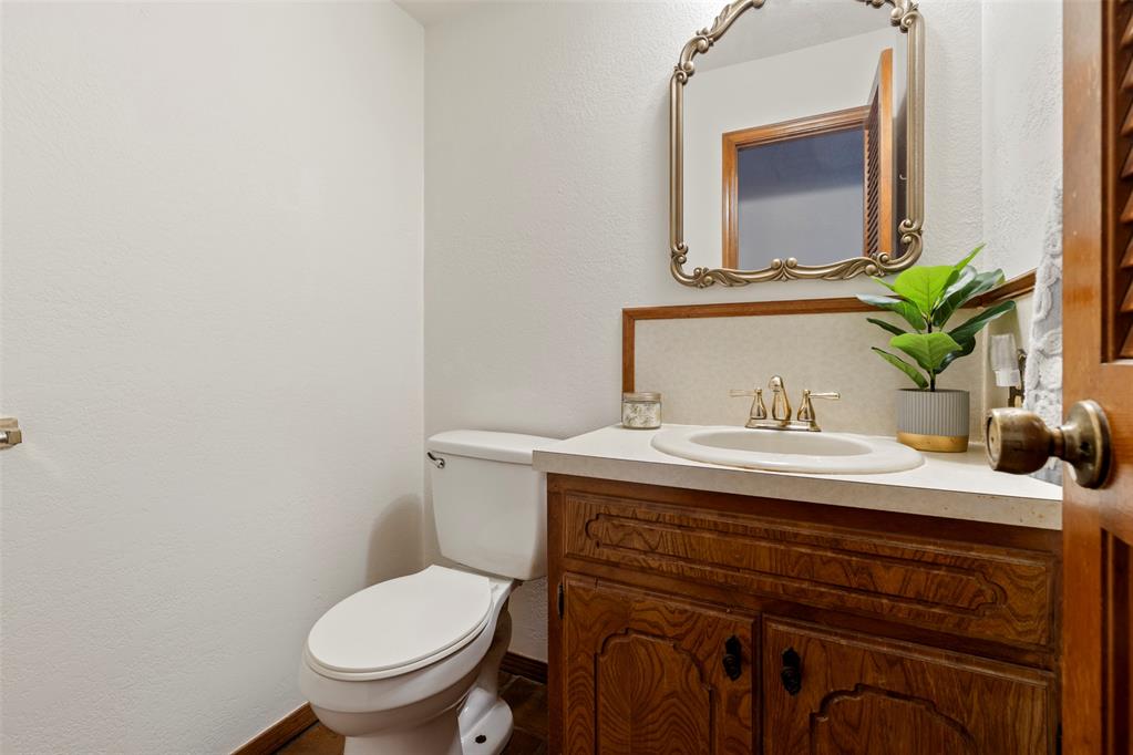 Shawnee, Oklahoma 74801, United States, 3 Bedrooms Bedrooms, ,3 BathroomsBathrooms,Residential,Active,239852