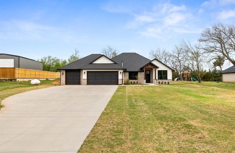 Photo of 2412 County Road 1240, Blanchard, OK 73010 (MLS # 1230245)