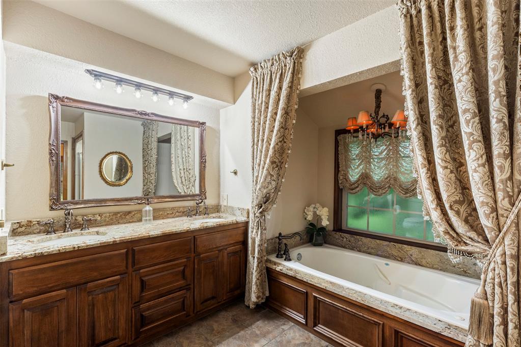 Shawnee, Oklahoma 74804, United States, 4 Bedrooms Bedrooms, ,3 BathroomsBathrooms,Residential,Active,153340