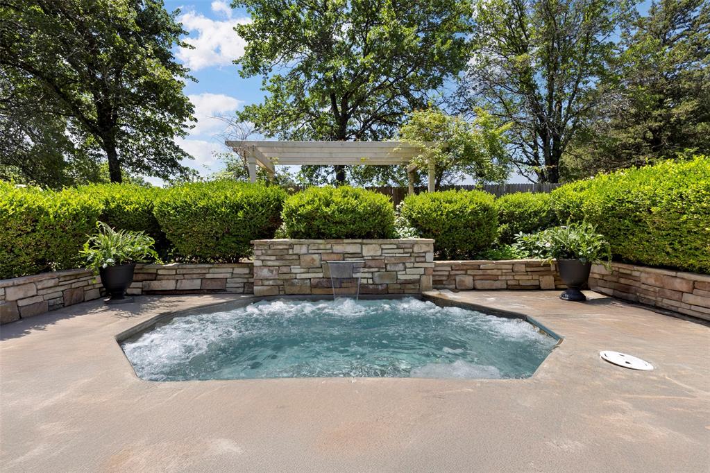 Shawnee, Oklahoma 74804, United States, 4 Bedrooms Bedrooms, ,3 BathroomsBathrooms,Residential,Active,153340