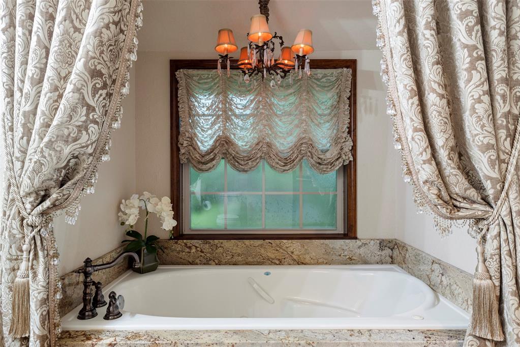 Shawnee, Oklahoma 74804, United States, 4 Bedrooms Bedrooms, ,3 BathroomsBathrooms,Residential,Active,153340