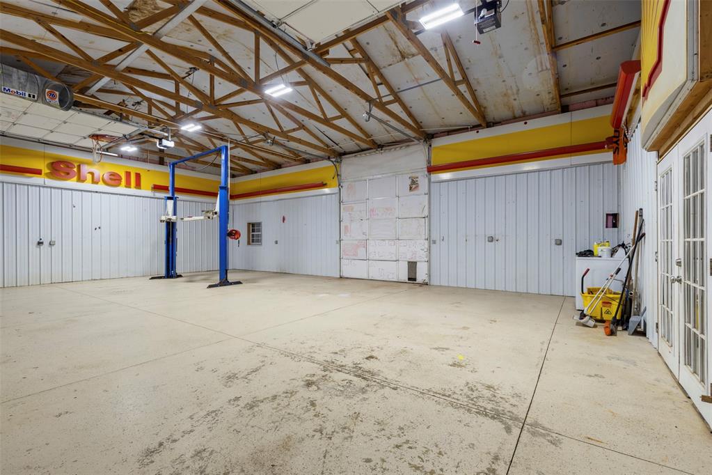 Shawnee, Oklahoma 74804, United States, 4 Bedrooms Bedrooms, ,3 BathroomsBathrooms,Residential,Active,153340