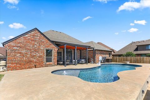 Photo of 13332 Ambleside Drive, Yukon, OK 73099 (MLS # 1238677)