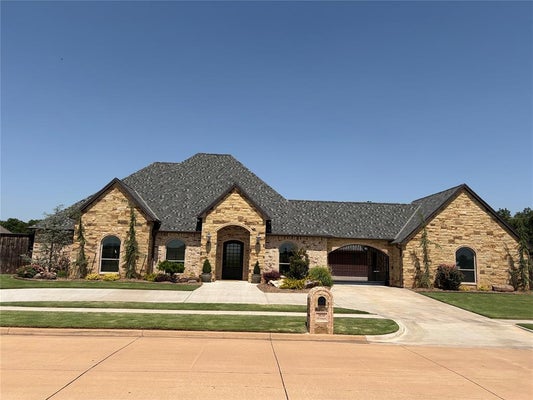 909 NW THORNBURY DR, LAWTON, OK 73505 - Image 1ffd8faeddb83c00b69c6ce6225d0088/2553845711