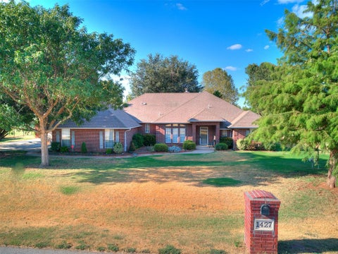 Photo of 1427 grand view Way, Mustang, OK 73064 (MLS # 1247560)