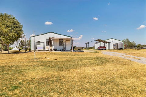 Photo of 16925 W Wilshire Boulevard, Yukon, OK 73099 (MLS # 1251320)