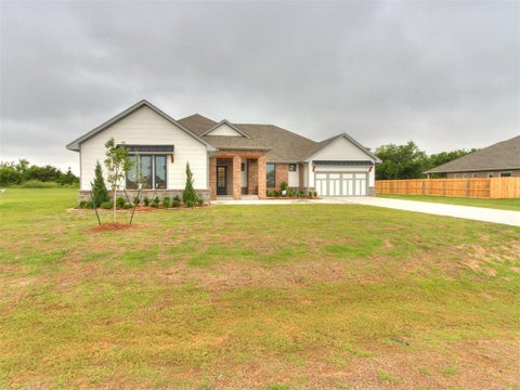 Photo of 4025 Great Redwood Road, Newcastle, OK 73072 (MLS # 1247377)