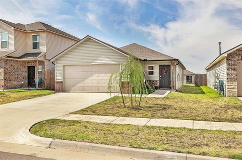 Photo of 11829 Kameron Way, Yukon, OK 73099 (MLS # 1251062)