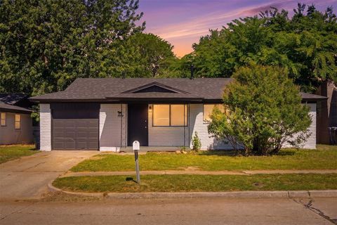 Photo of 1520 McDonald Drive, Midwest City, OK 73130 (MLS # 1228412)